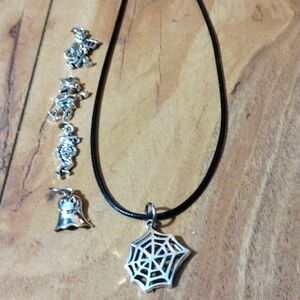 Halloween Special 🎃5 Halloween pendants & a 18" black cotton necklace👻